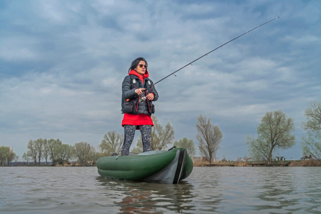 ¿Es difícil pescar desde un kayak? Pros y contras