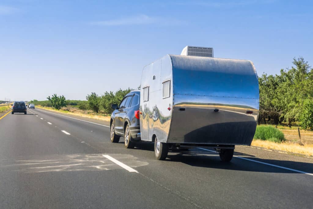 18 consejos para remolcar una caravana pequeña