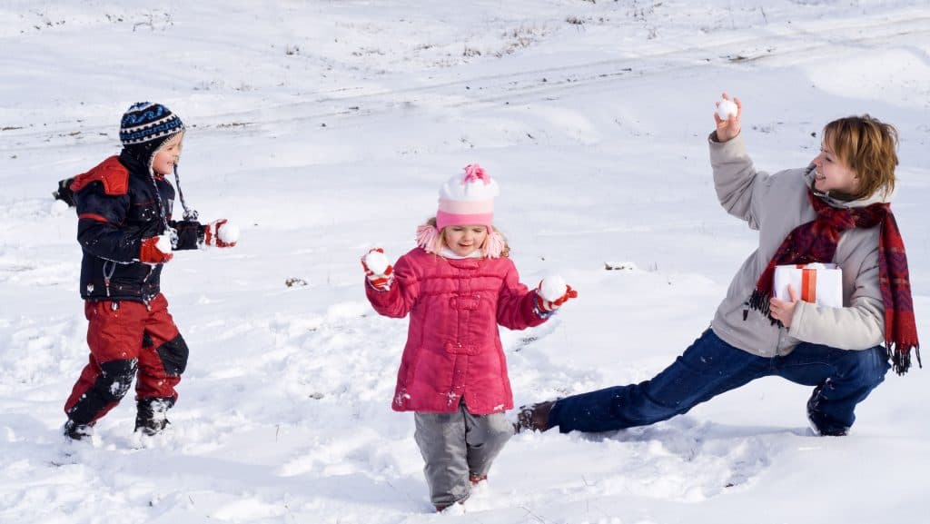 Cómo hacer una pelea de bolas de nieve: ¿existen reglas?