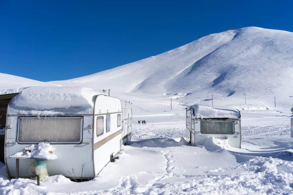 Remolques para acampar en invierno Remolques de viaje para acampar en el frío Camping en invierno frío