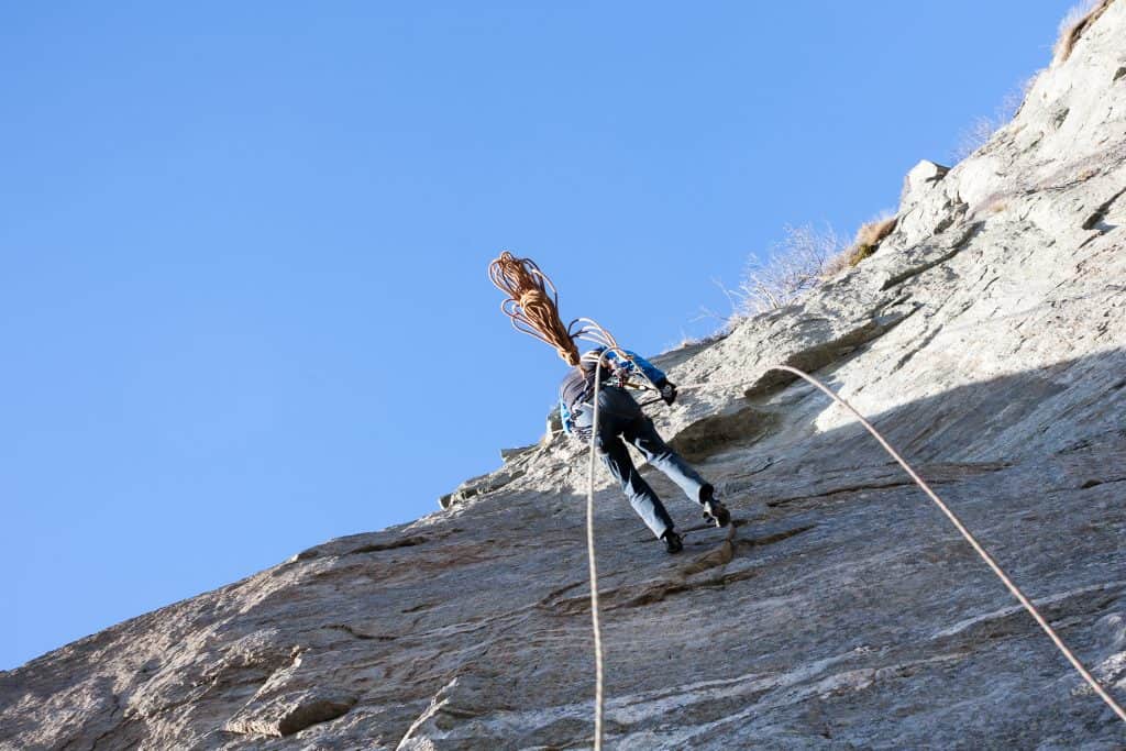 3 fantásticos consejos sobre cómo hacer rappel con solo una cuerda