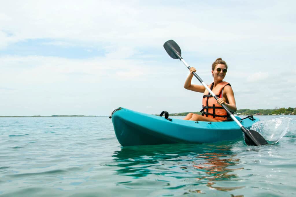 Así se determina la longitud de la pala del kayak