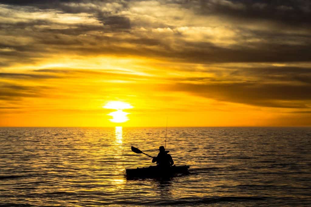 Cómo pescar con mosca desde un kayak