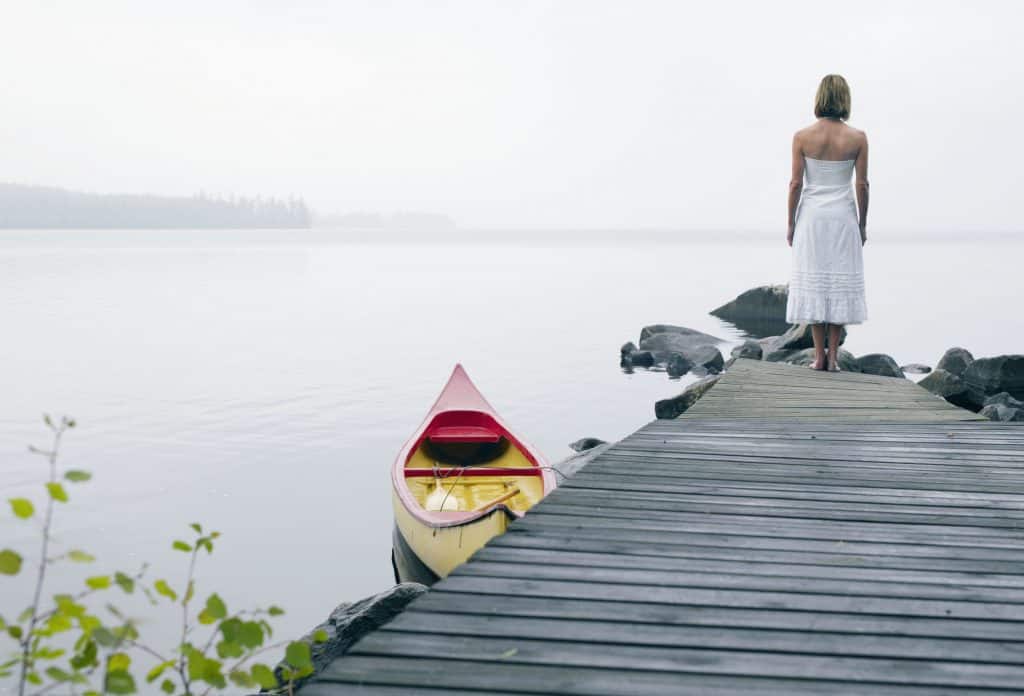 Cómo subirse a una canoa (sin volcarla, caerse y parecer un tonto)