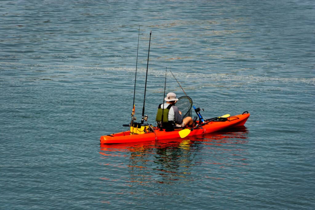 El mejor lugar para mantener los peces cuando se utiliza un kayak