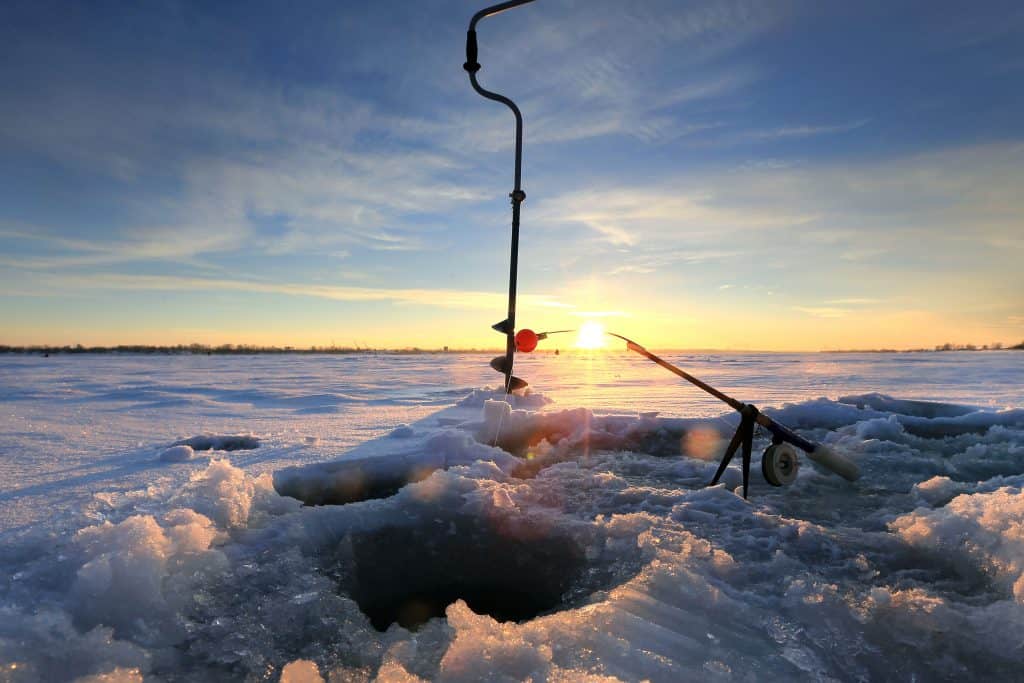 Equipo para pescar en el hielo: esto es lo que necesitas para hacerlo por primera vez