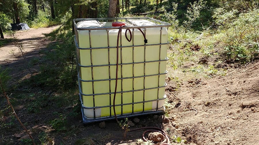 Tanque de agua de 275 galones