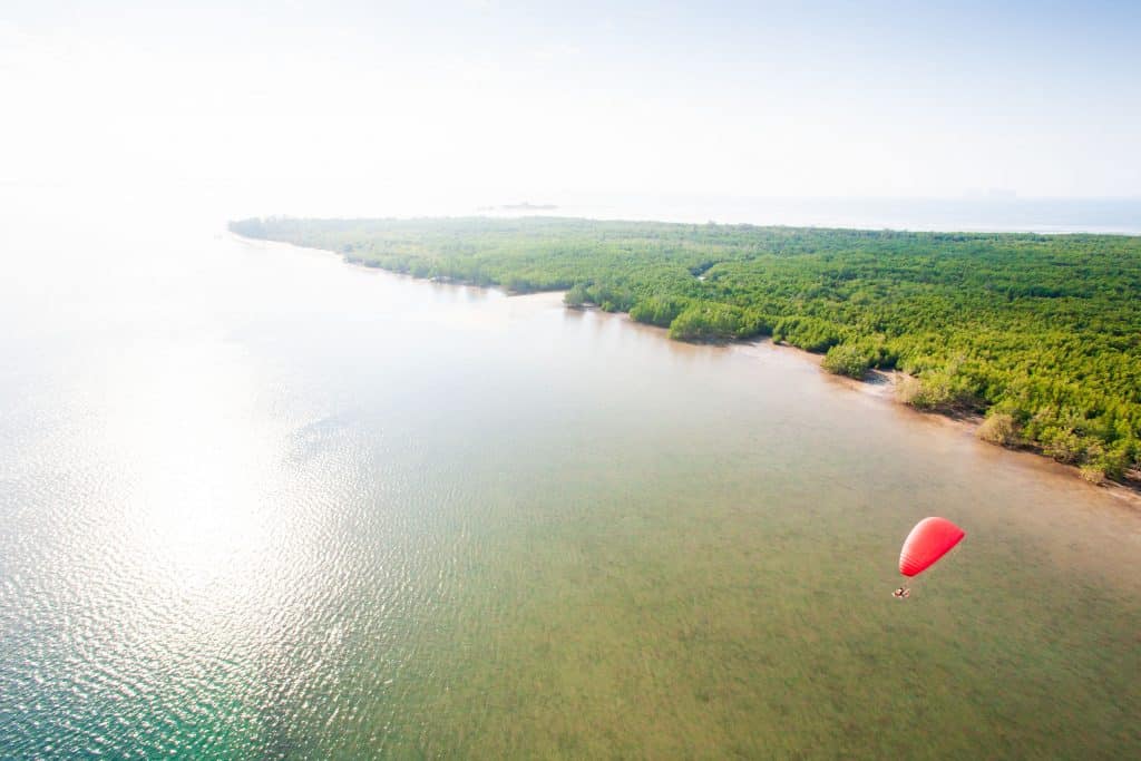 ¿Hasta dónde puede volar un paramotor?