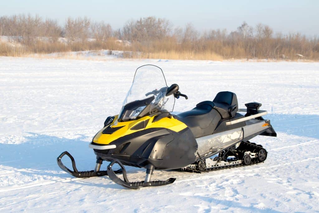 ¿Las motos de nieve tienen marcha atrás? Todo lo que necesitas saber