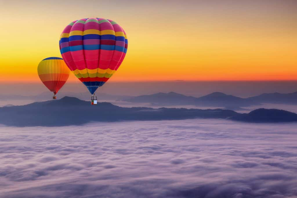 ¿Los globos aerostáticos llevan paracaídas?