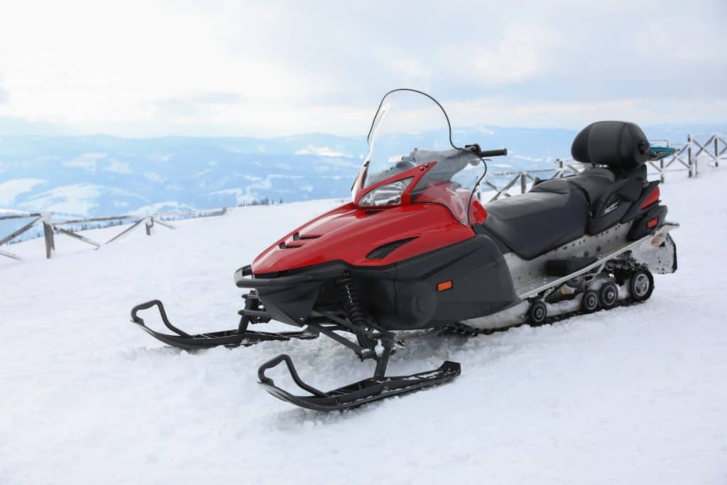 ¿Por qué se calientan demasiado las motos de nieve? Causas y soluciones