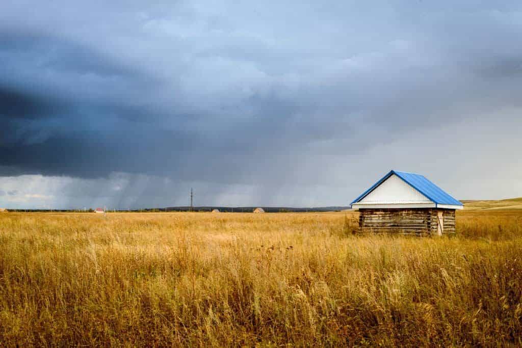 ¿Pueden las cabañas de troncos sobrevivir a un tornado?