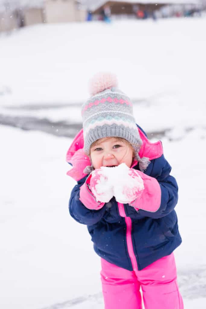 ¿Qué hace que la nieve sea esponjosa?