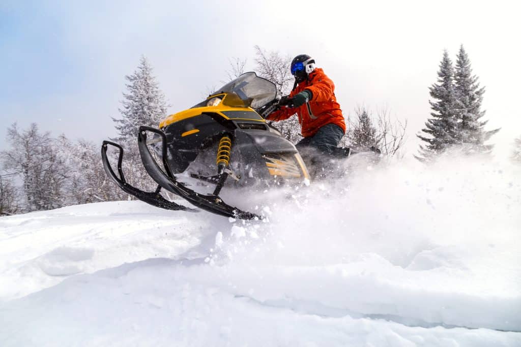 ¿Qué tan rápido pueden ir las motos de nieve?