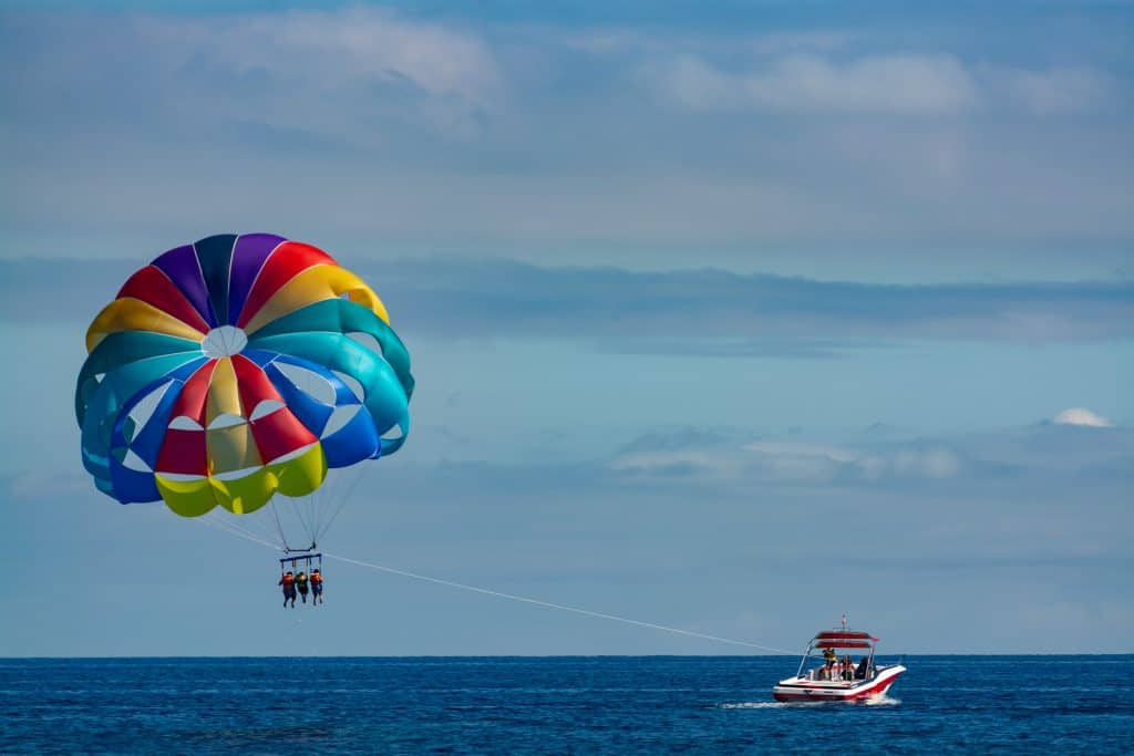 ¿Qué tan rápido va un parasail?