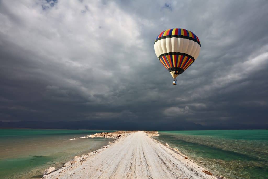 ¿Qué tan rápido viajan los globos aerostáticos?